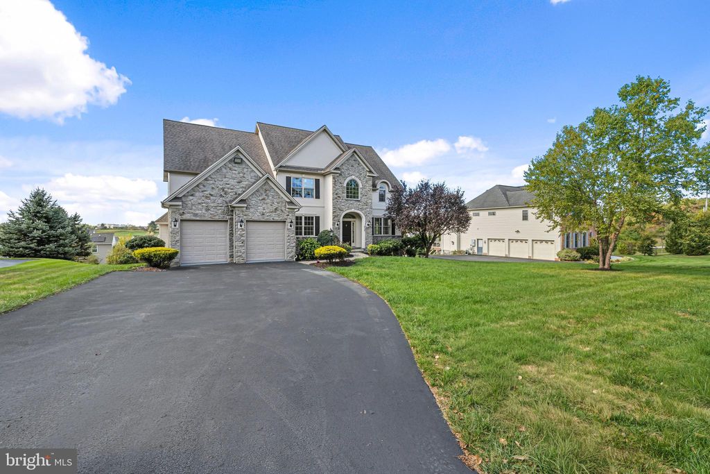 Photo of 635 Chestnut Hill Road, YORK, PA 17402 (MLS # PAYK2091688)