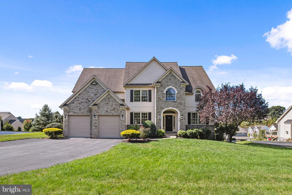 Photo of 635 Chestnut Hill Road, YORK, PA 17402 (MLS # PAYK2091688)