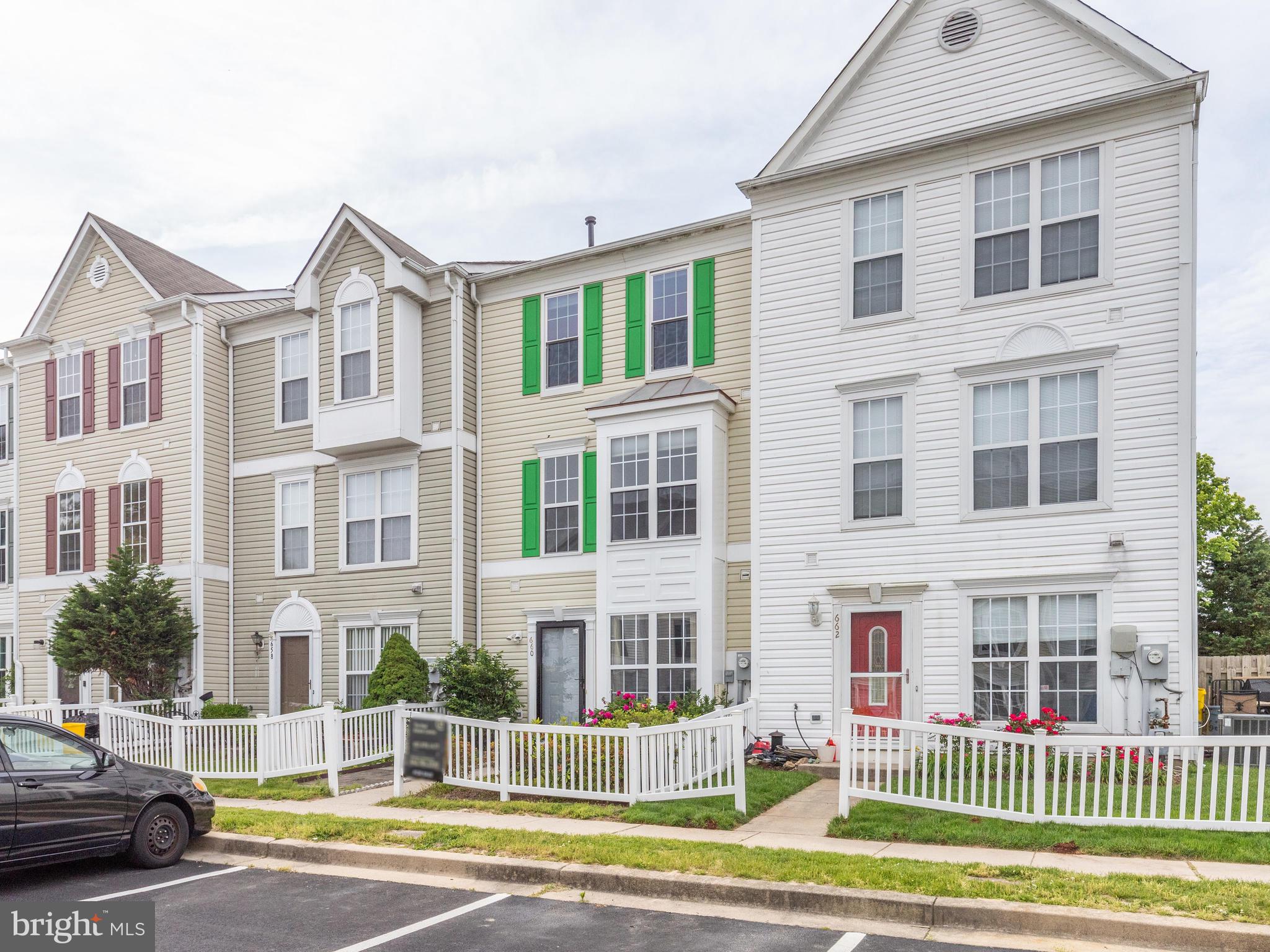 CLOVERLEAF COMMONS - Residential