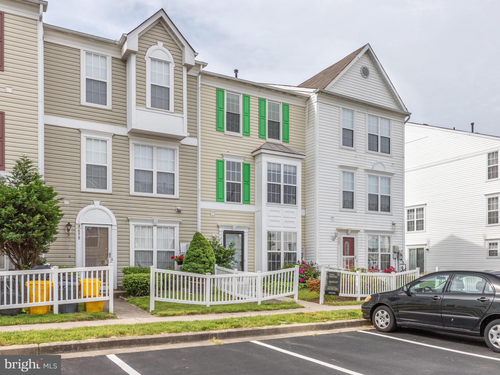 CLOVERLEAF COMMONS - Residential