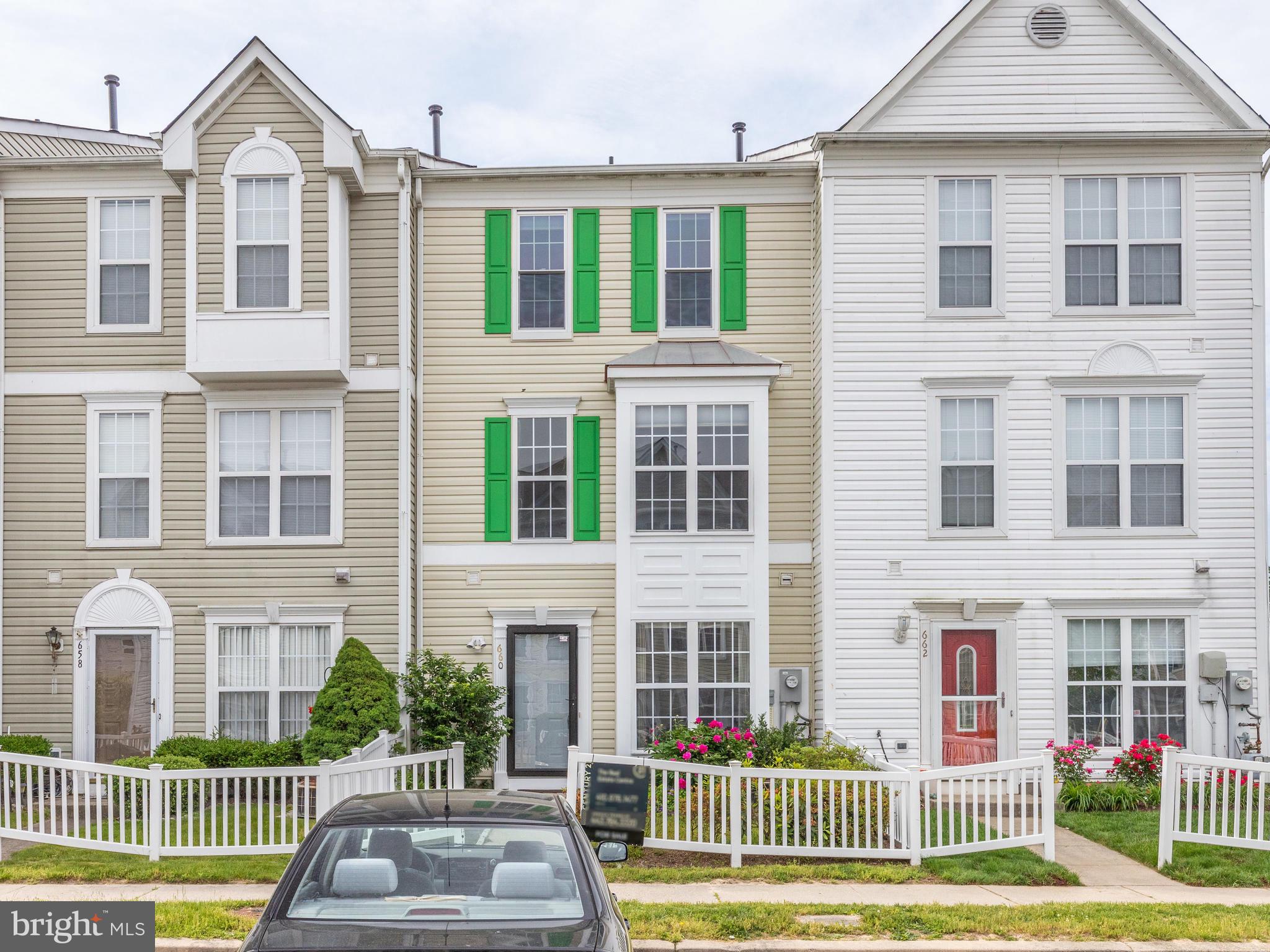 CLOVERLEAF COMMONS - Residential