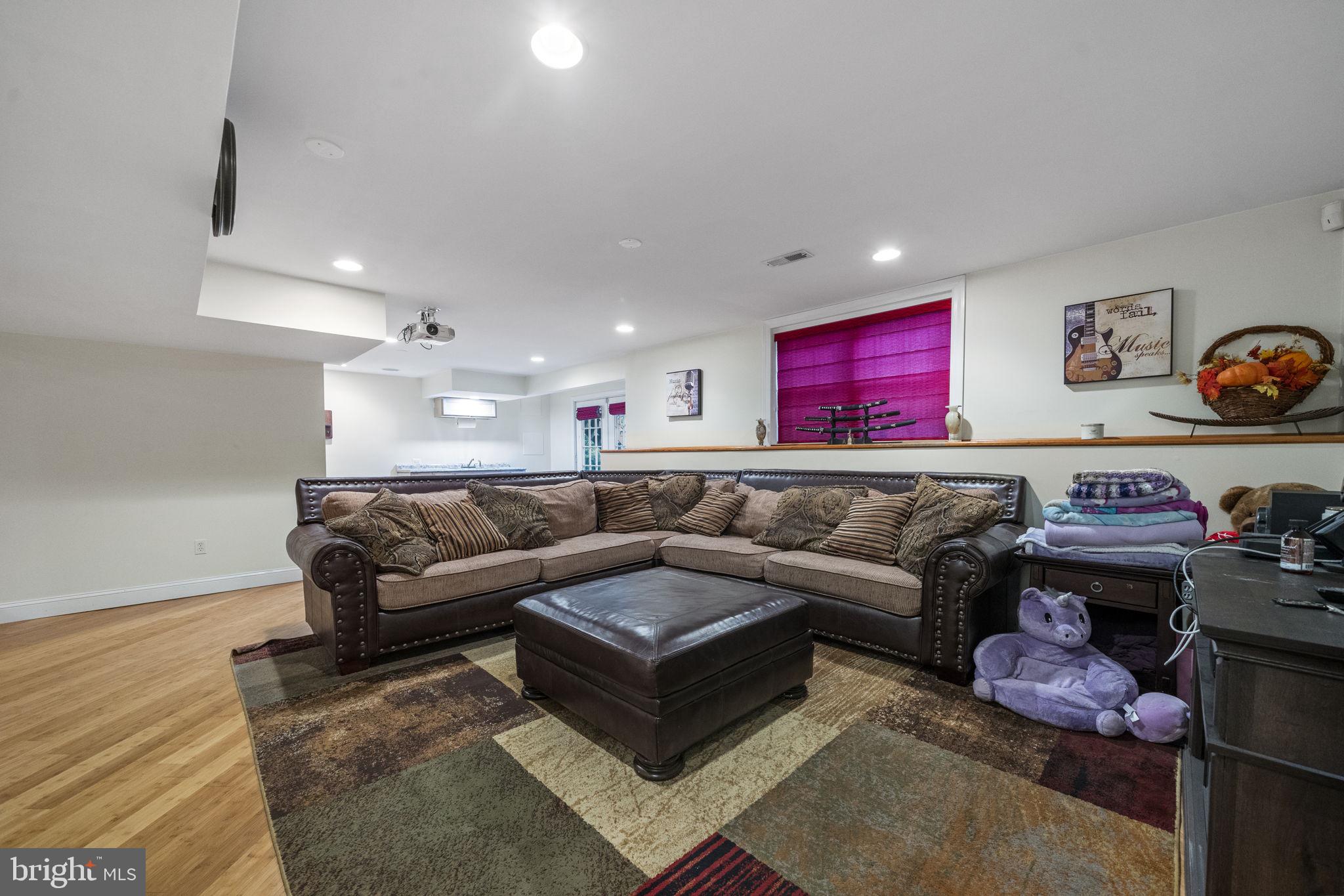 KINGSWOOD - Residential