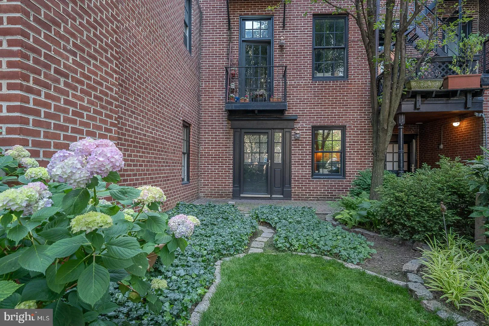 Philadelphia, Pennsylvania 19106, United States, 1 Bedroom Bedrooms, ,1 BathroomBathrooms,Residential,Active,13436