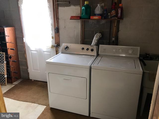 BEVERLY ESTATES - Residential Lease