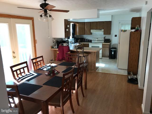 BEVERLY ESTATES - Residential Lease