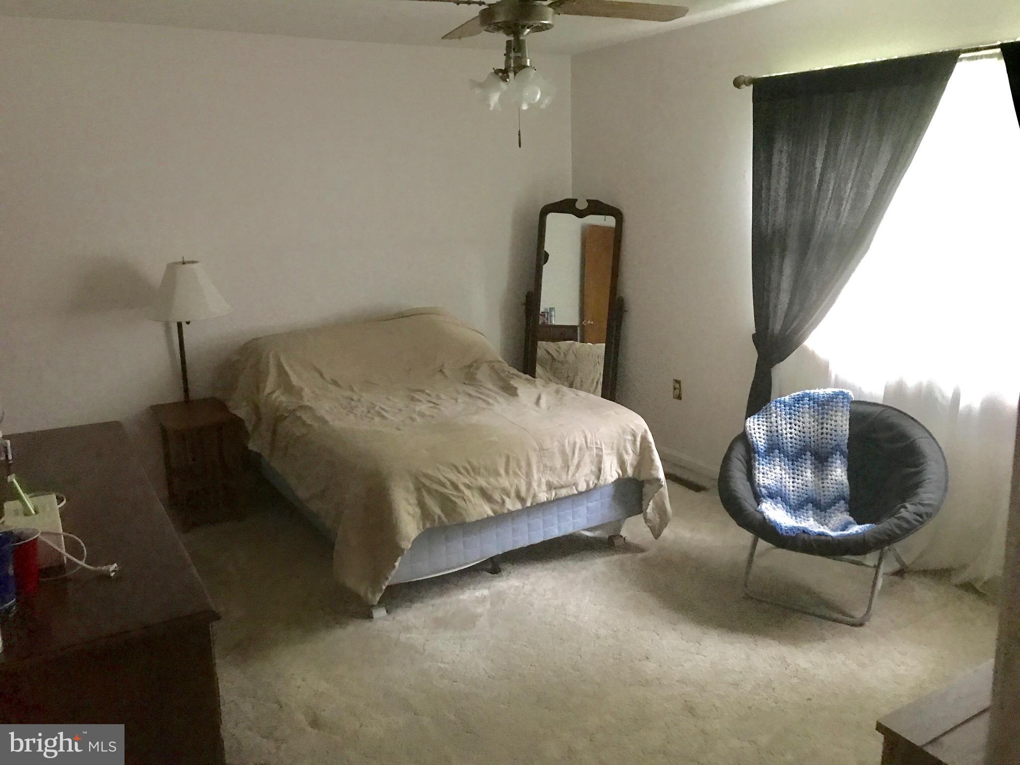 BEVERLY ESTATES - Residential Lease