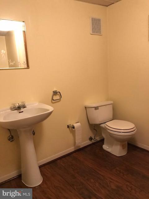 BEVERLY ESTATES - Residential Lease