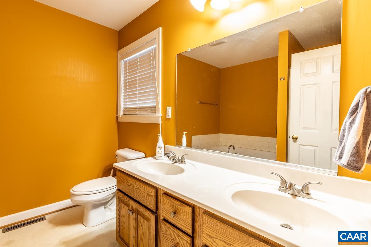 LAKE MONTICELLO - Residential