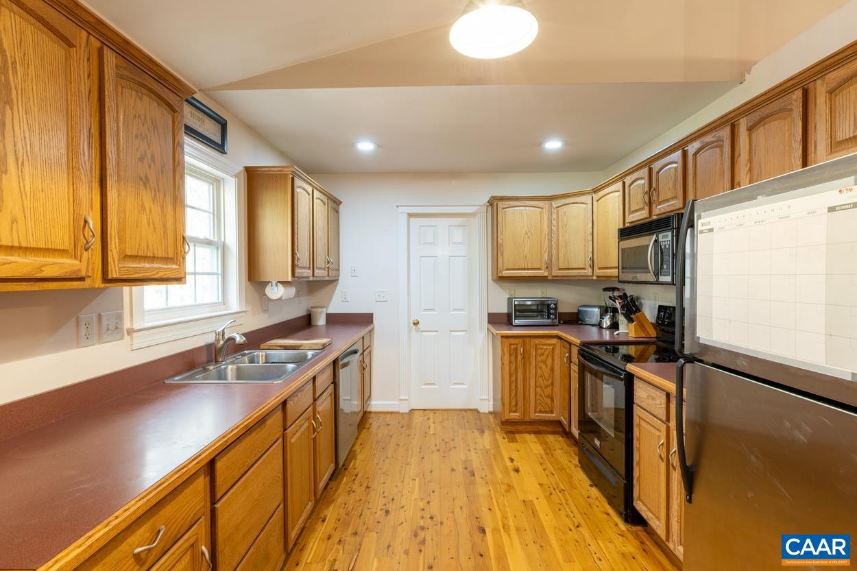 LAKE MONTICELLO - Residential