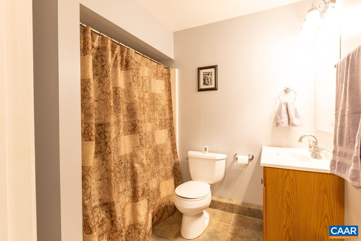 LAKE MONTICELLO - Residential