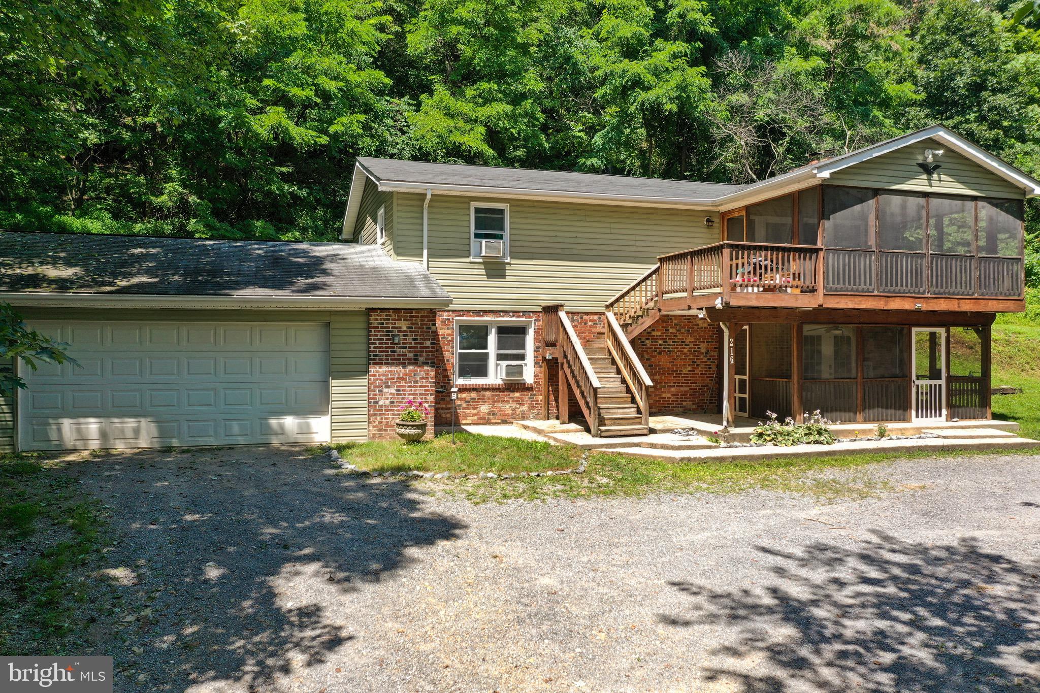 216 ENGLISH MUFFIN WAY