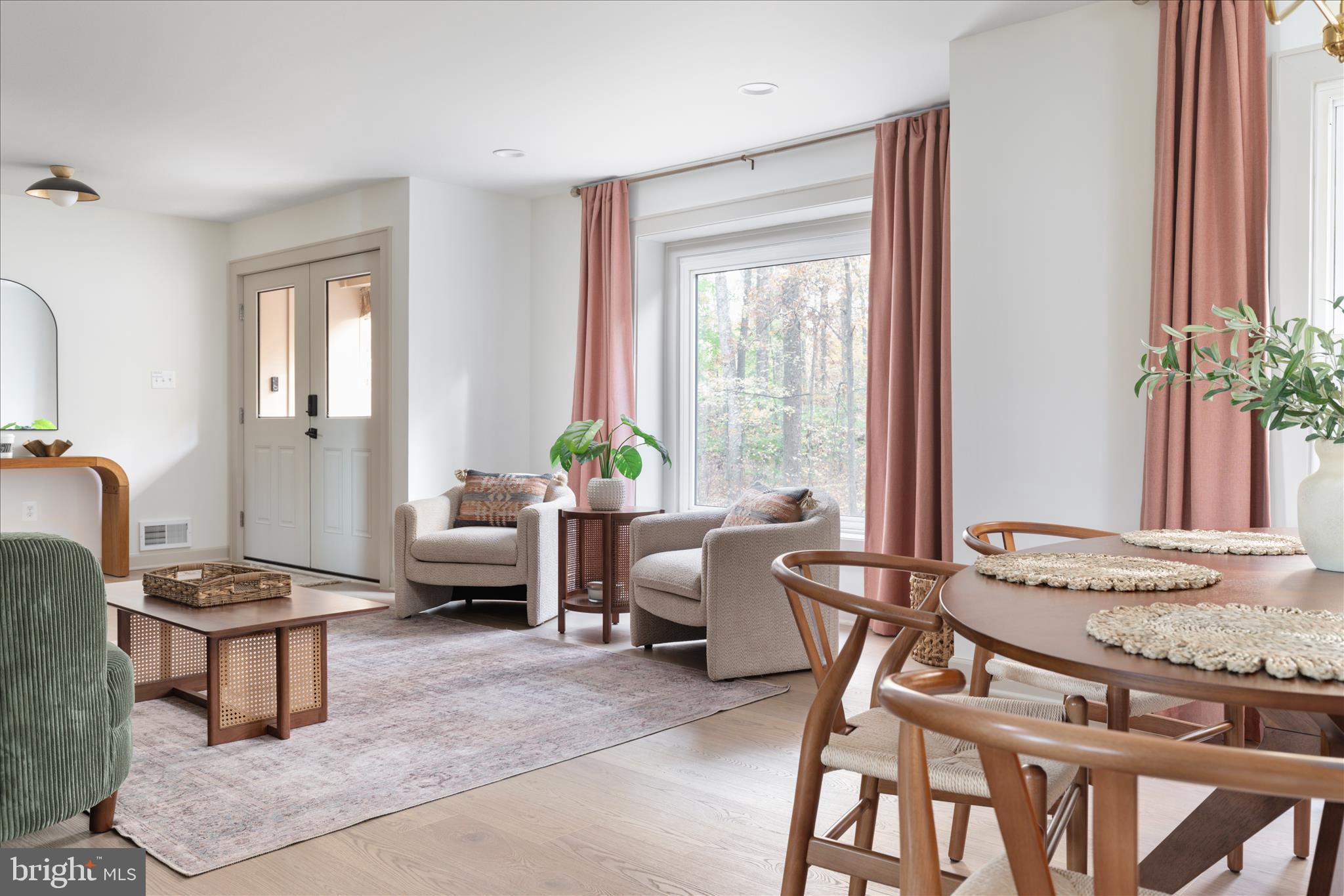 LAKEWOOD - Residential