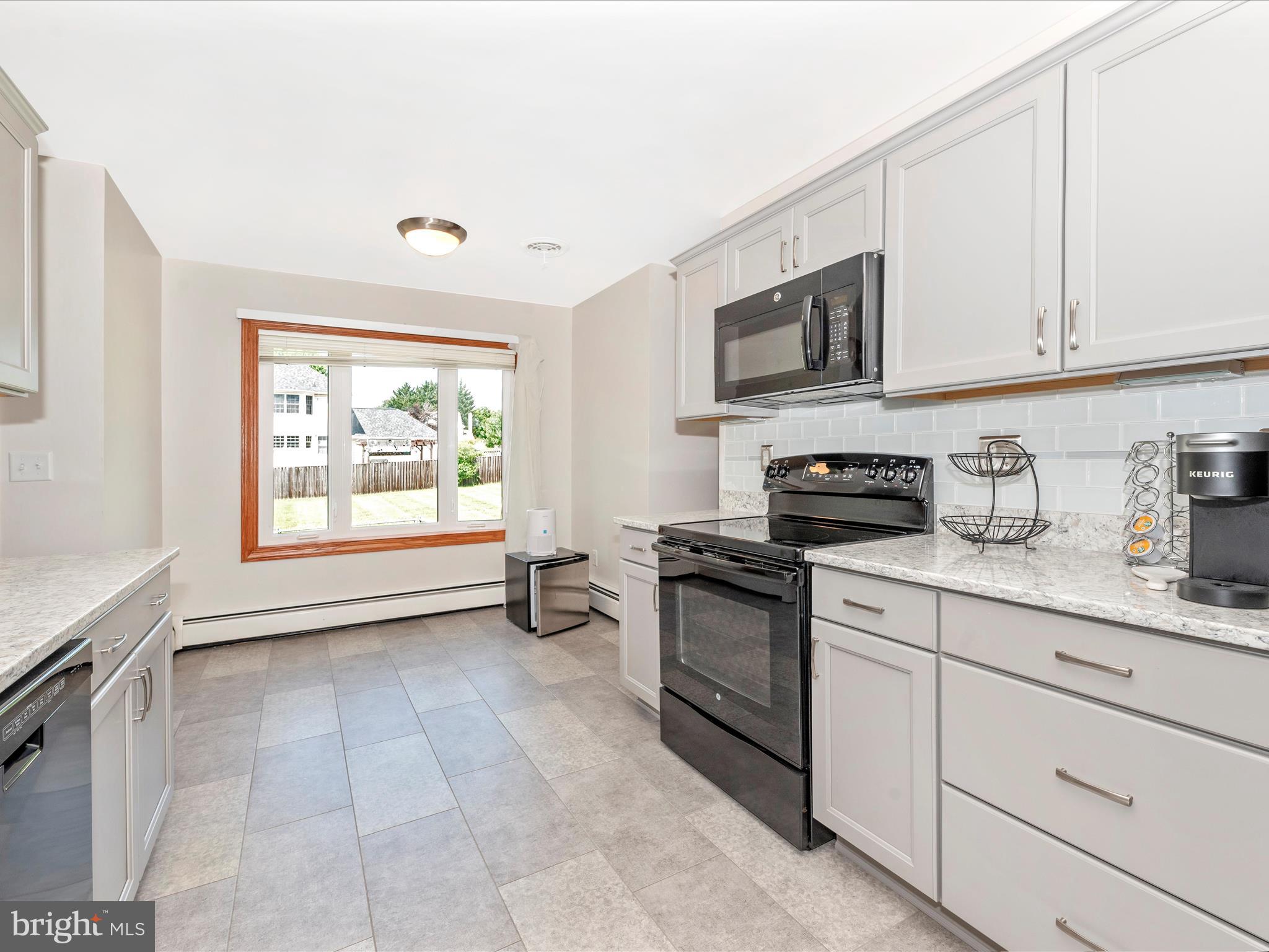 WEST HILLS - Residential