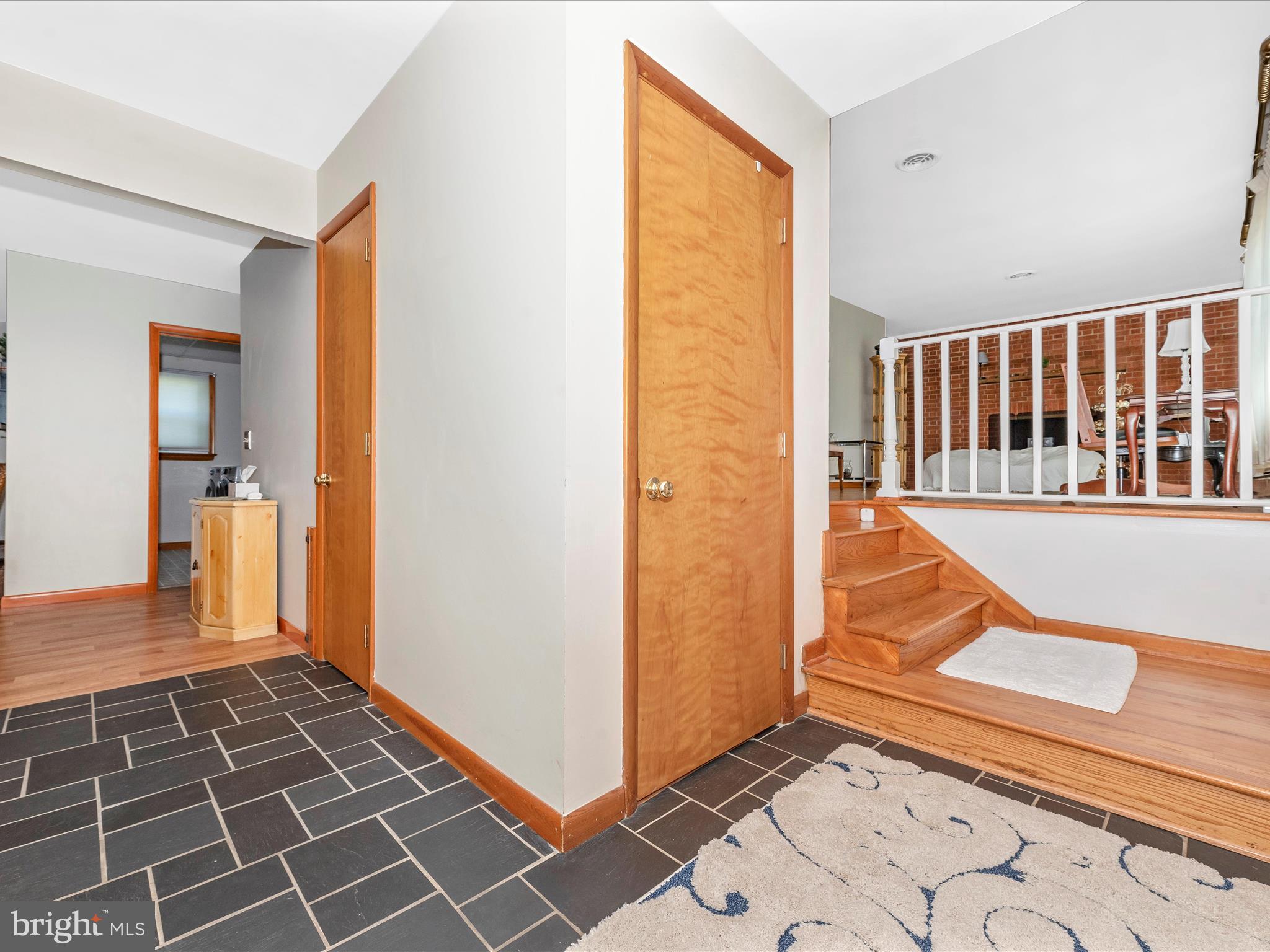 WEST HILLS - Residential