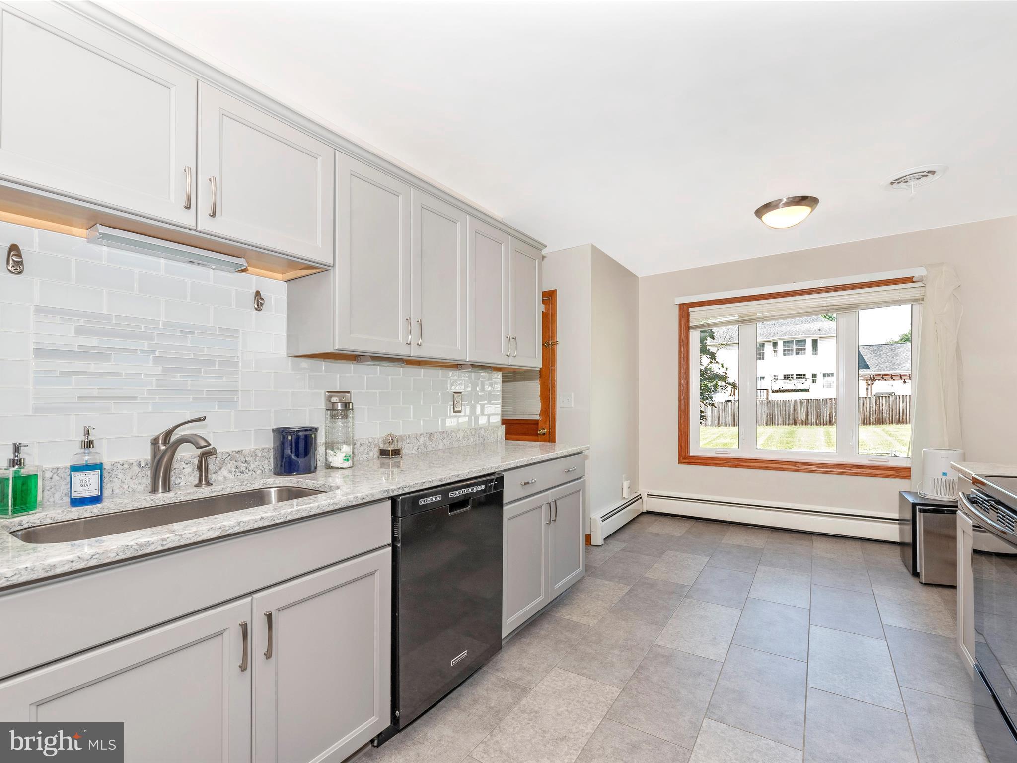 WEST HILLS - Residential