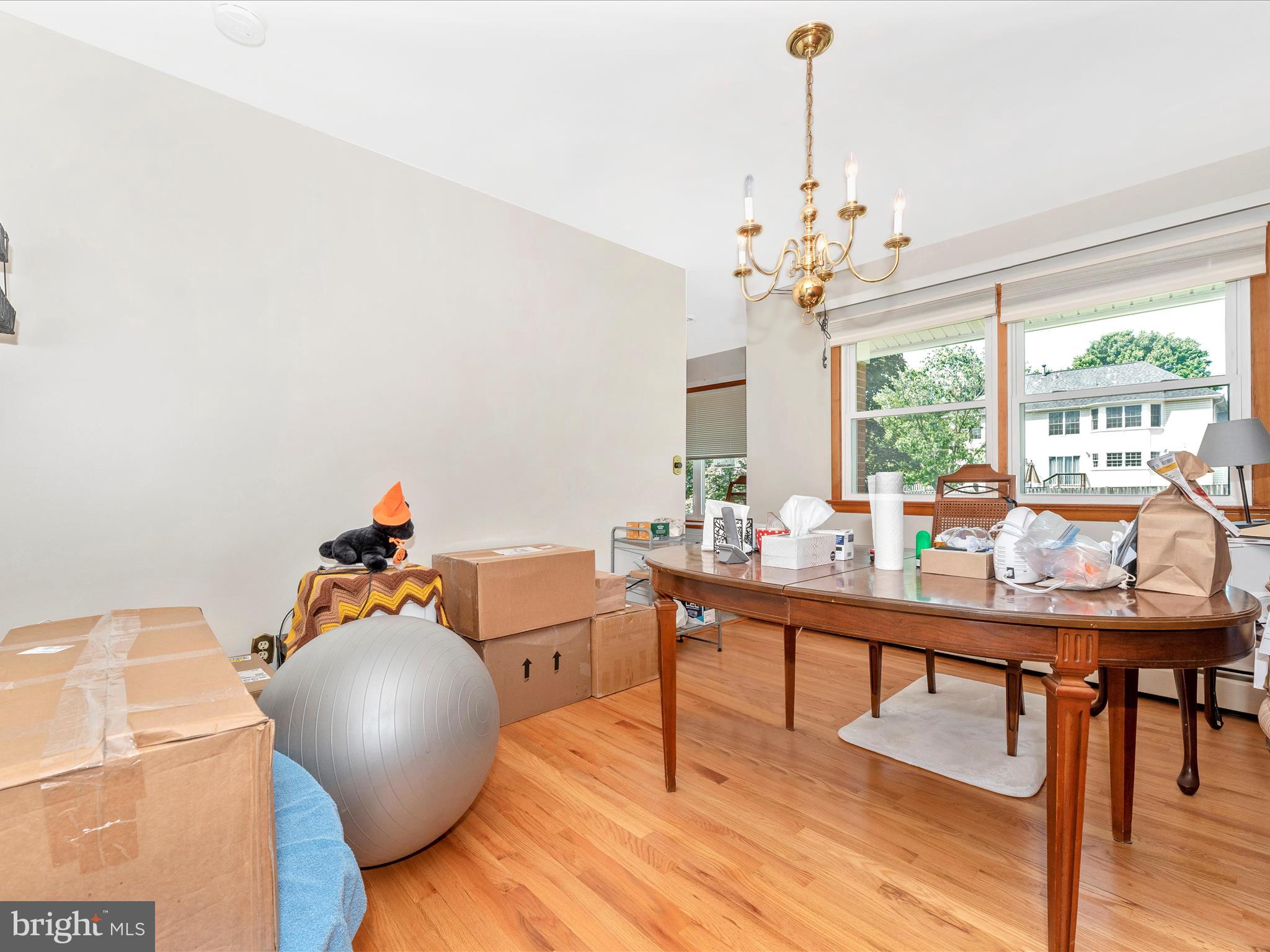 WEST HILLS - Residential