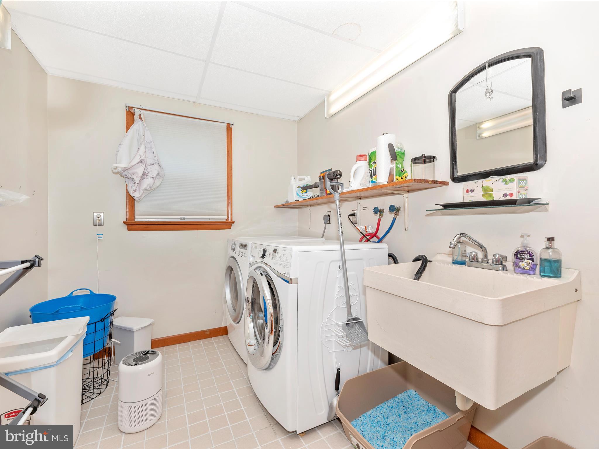 WEST HILLS - Residential