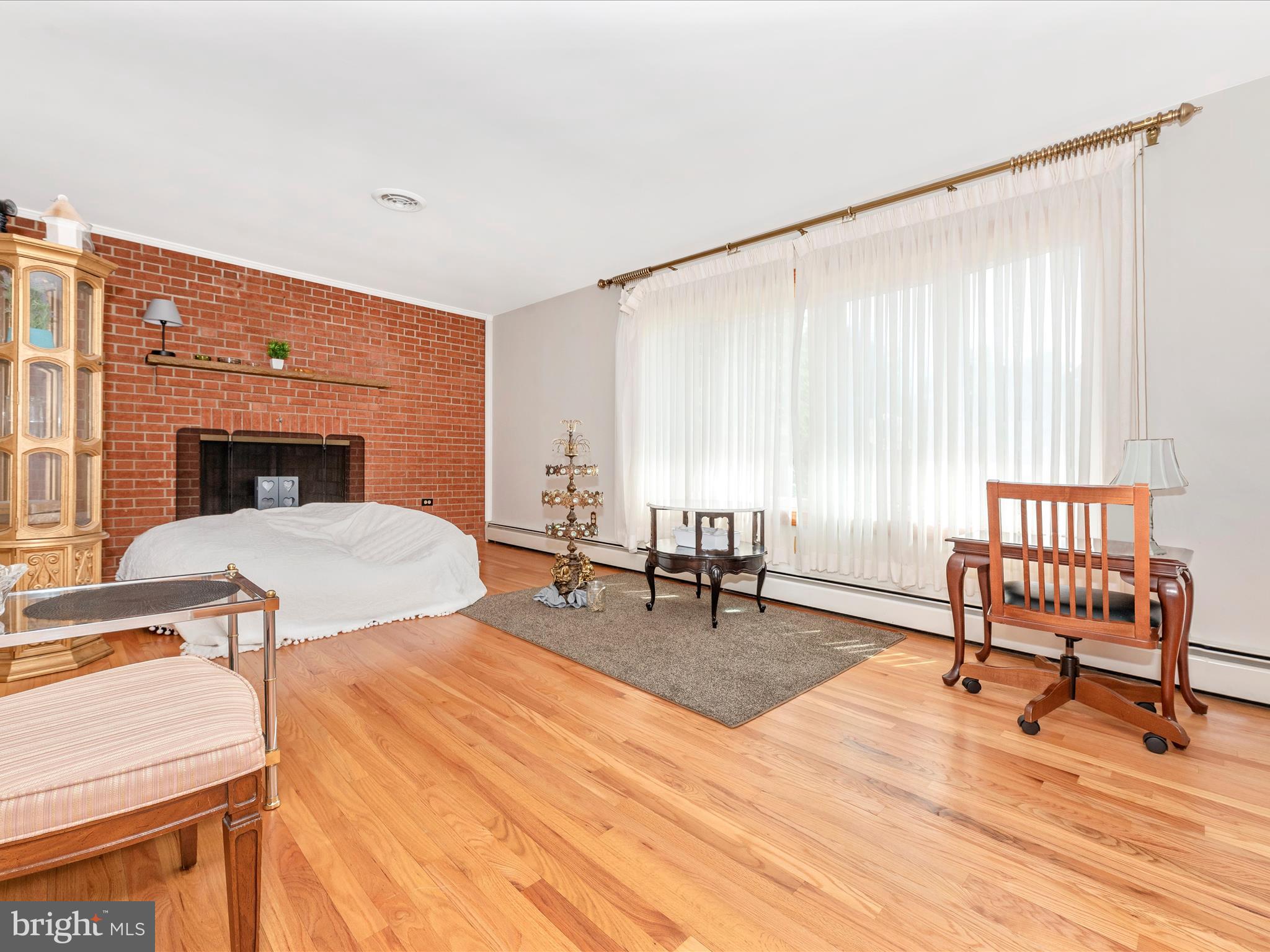 WEST HILLS - Residential