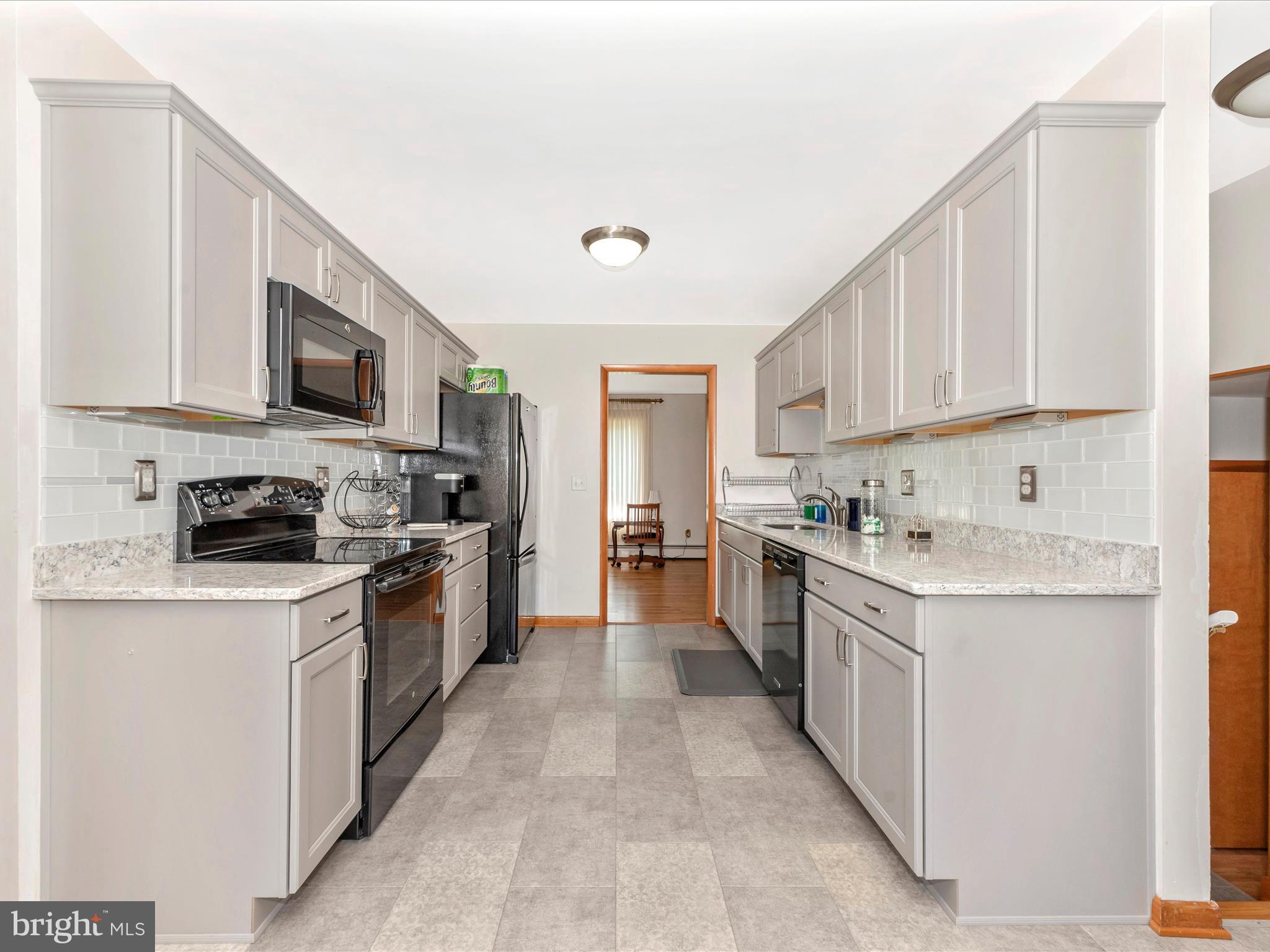 WEST HILLS - Residential