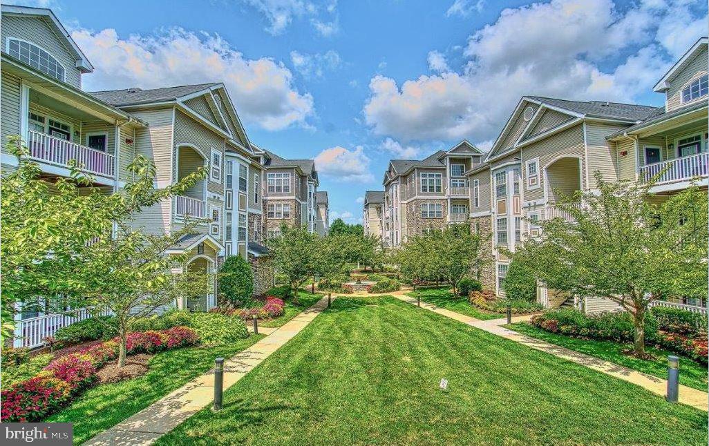 STRATFORD CLUB - Residential Lease