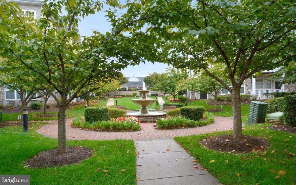 STRATFORD CLUB - Residential Lease