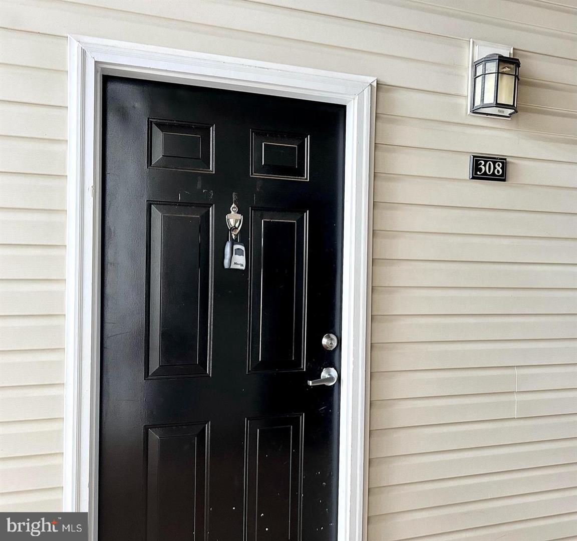 STRATFORD CLUB - Residential Lease