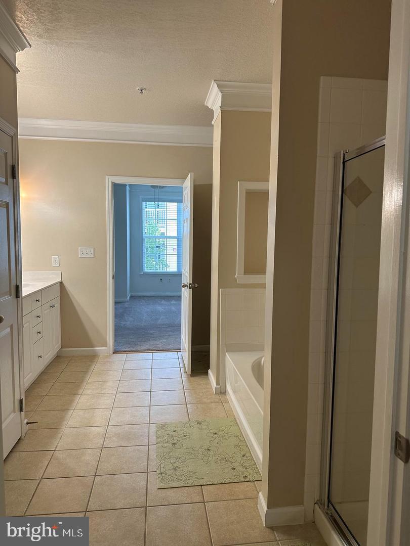 STRATFORD CLUB - Residential Lease