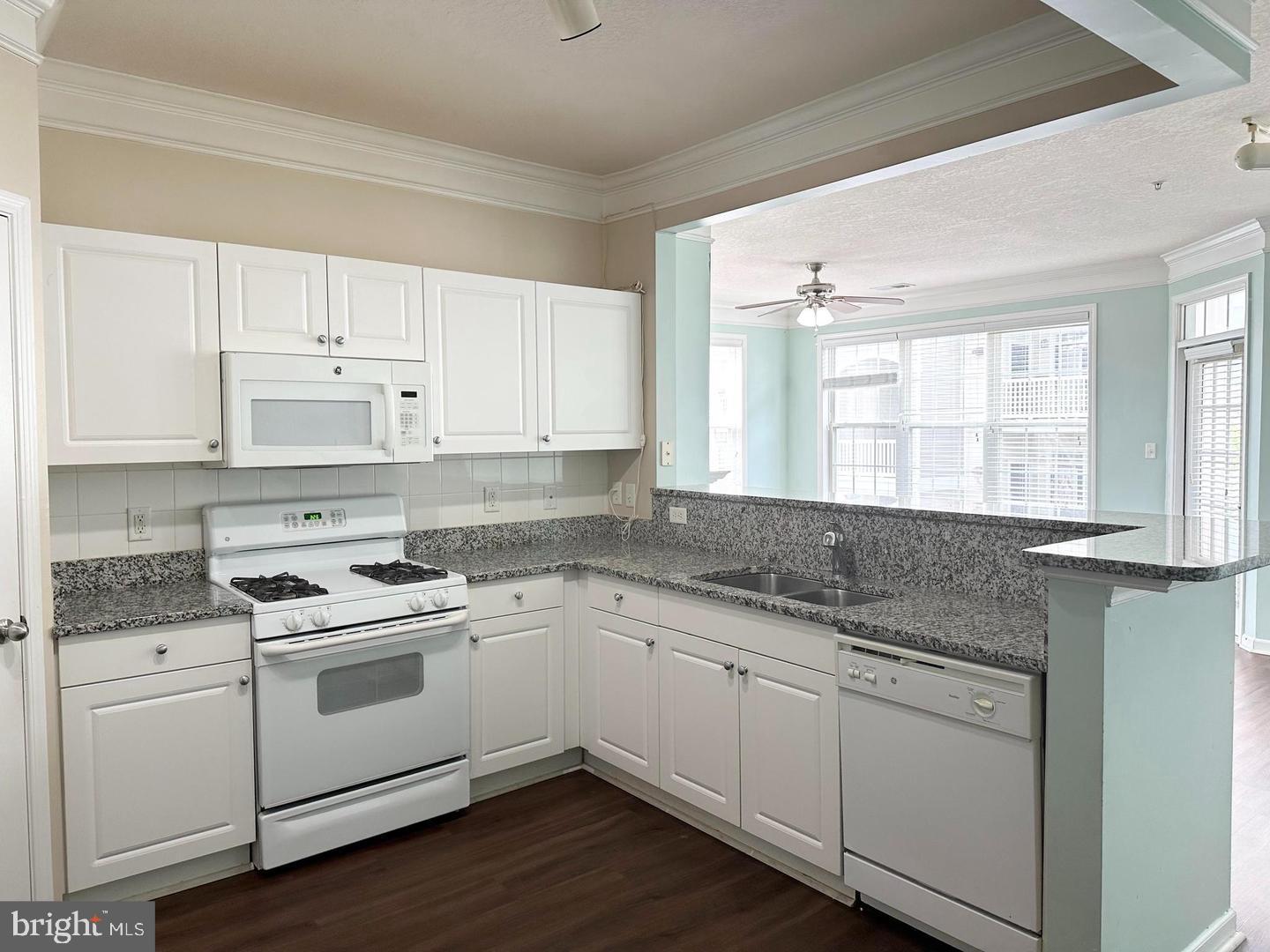 STRATFORD CLUB - Residential Lease