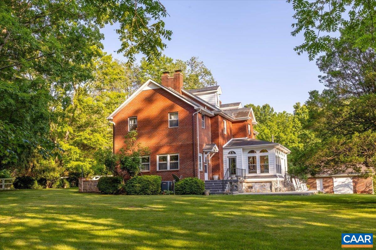 2492 STABLE RD