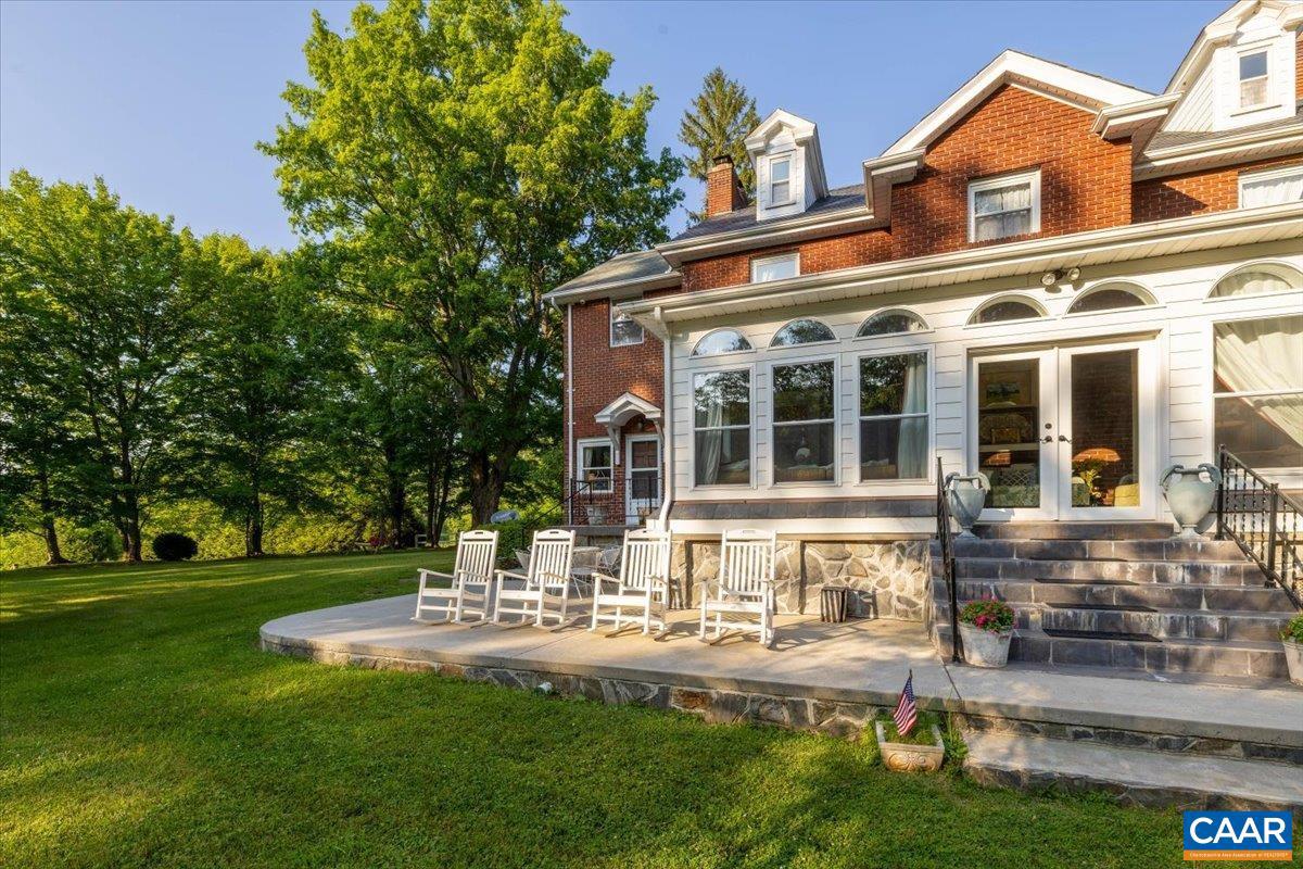 2492 STABLE RD