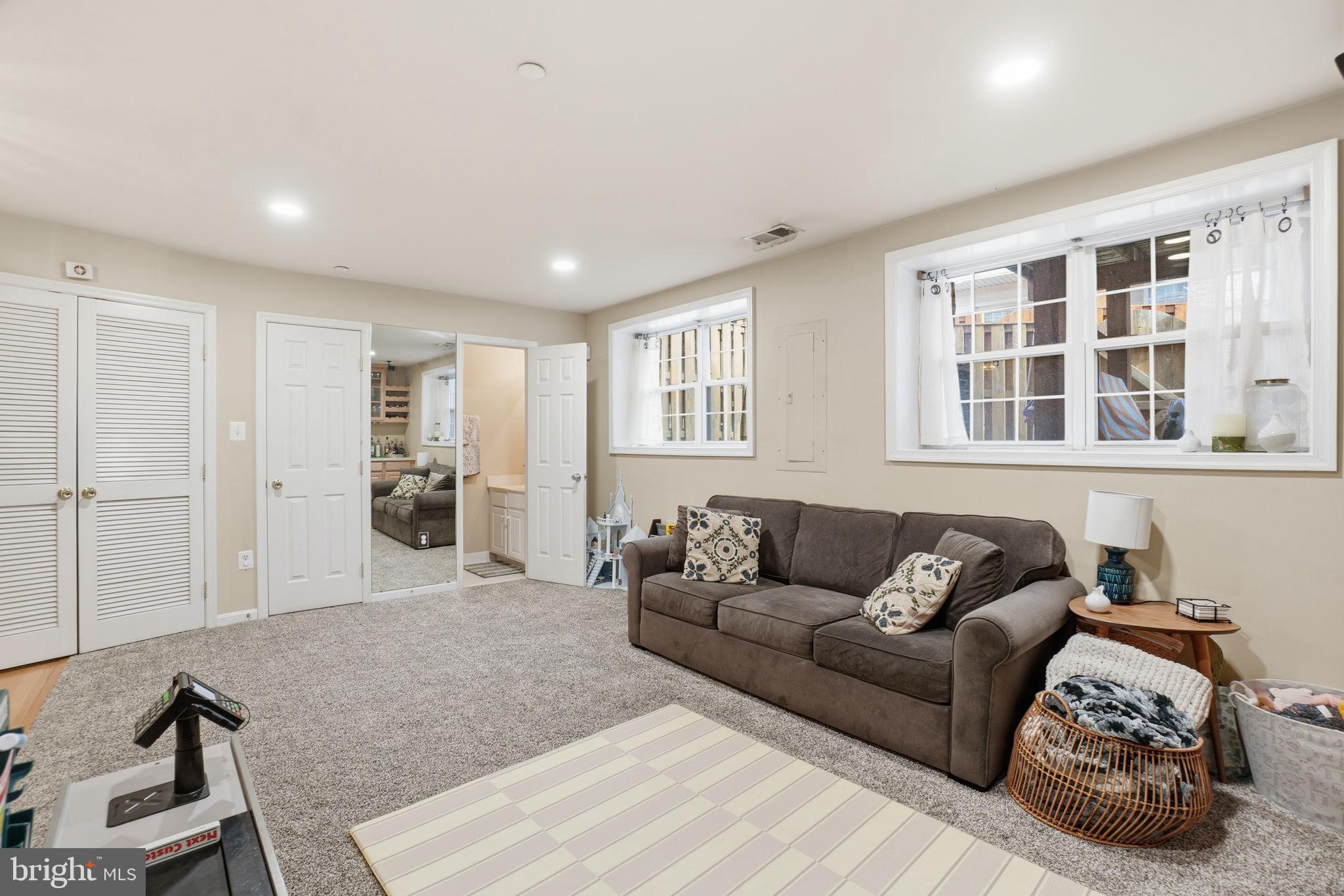 EDSALL RD T/H - Residential