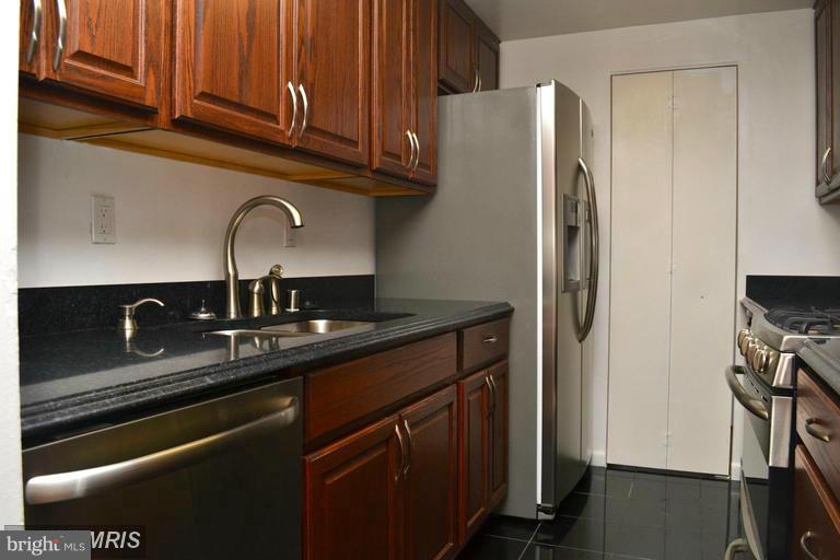 FORTY SIX HUNDRED - Residential Lease