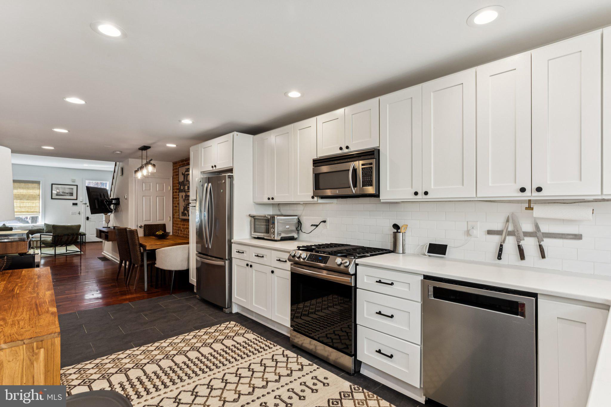 FAIRMOUNT - Residential