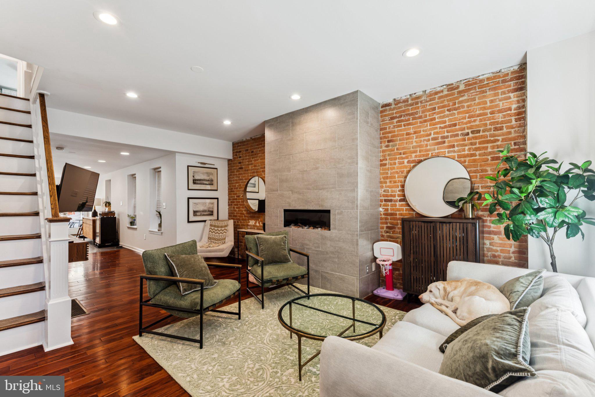 FAIRMOUNT - Residential