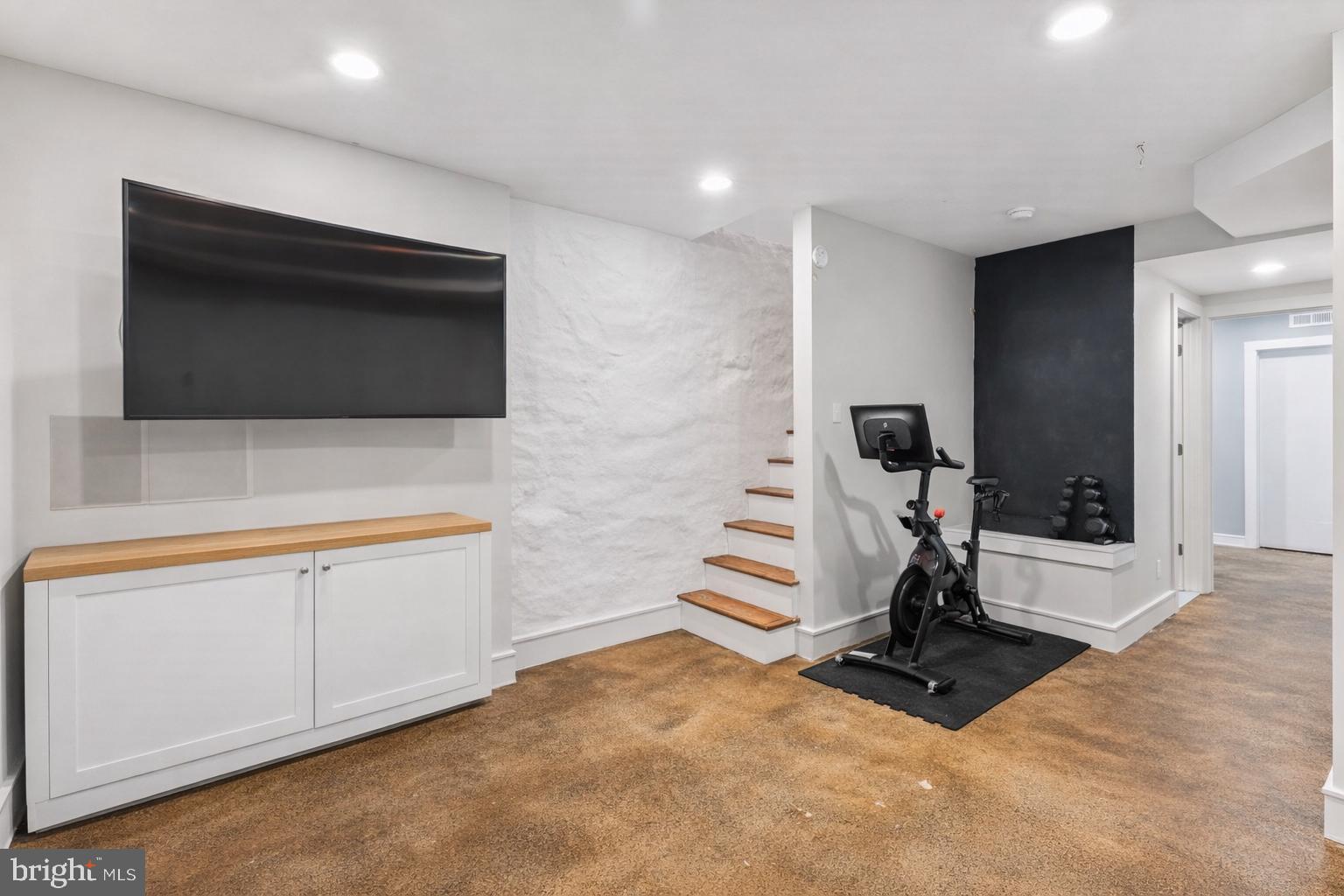 FAIRMOUNT - Residential