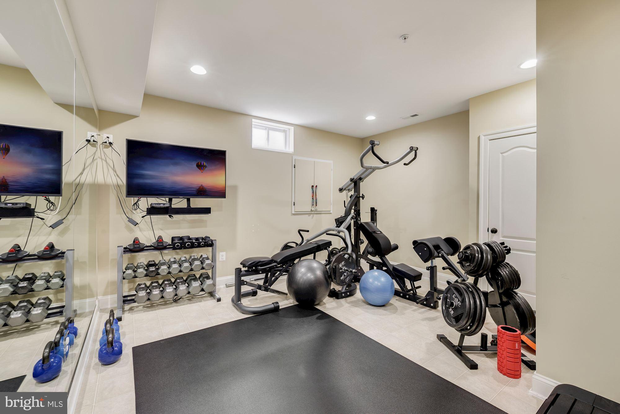 CHEVY CHASE - Residential