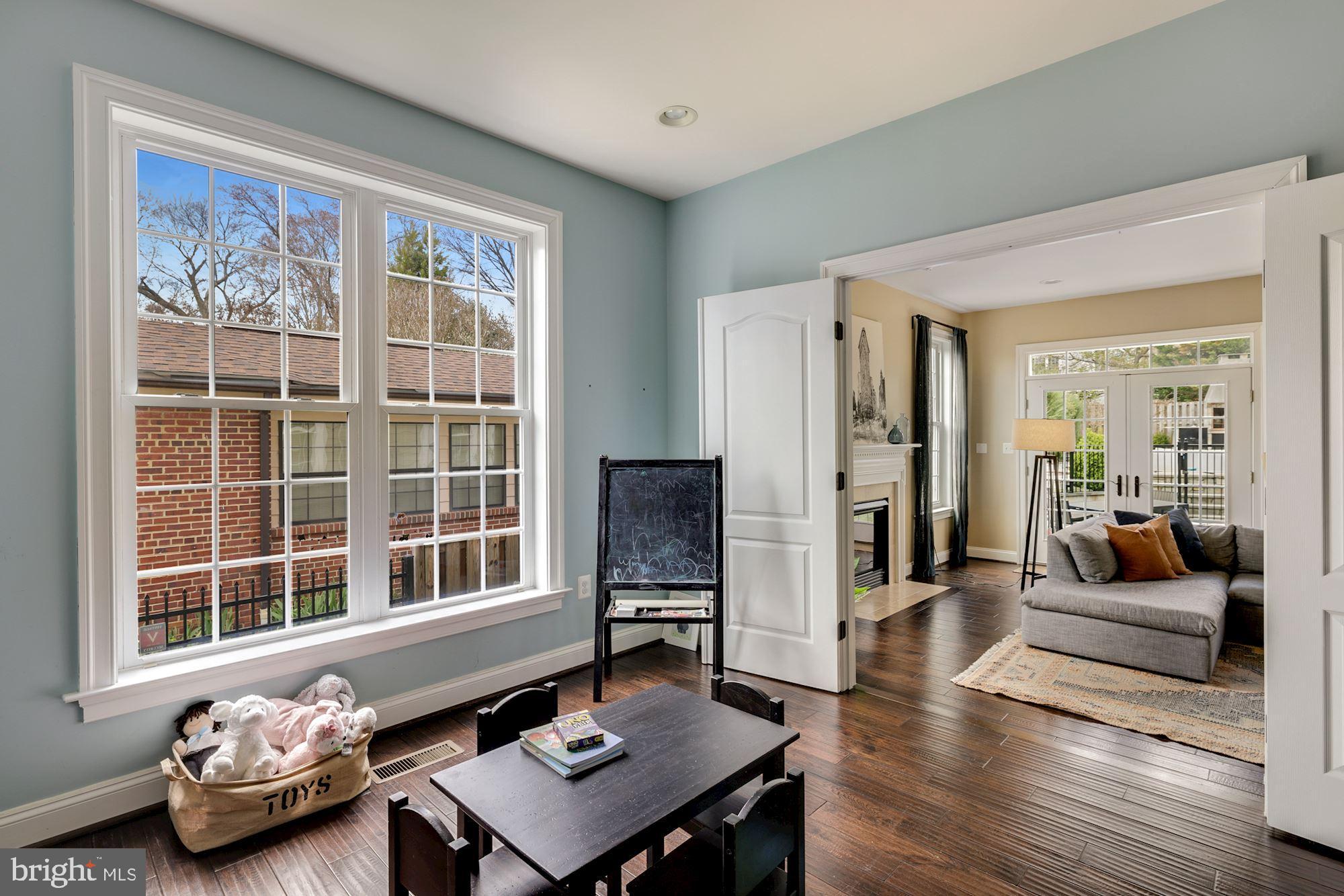 CHEVY CHASE - Residential