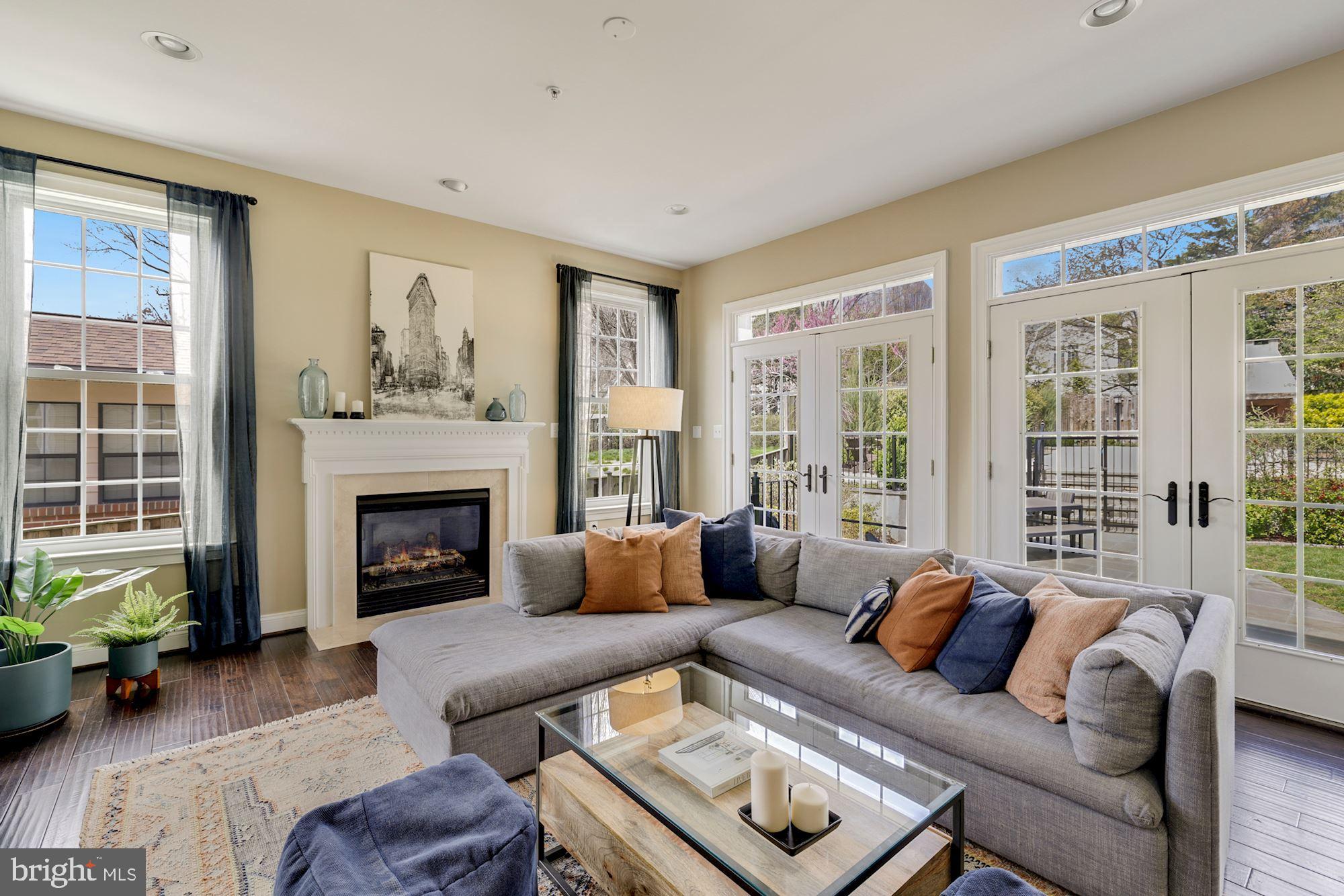 CHEVY CHASE - Residential