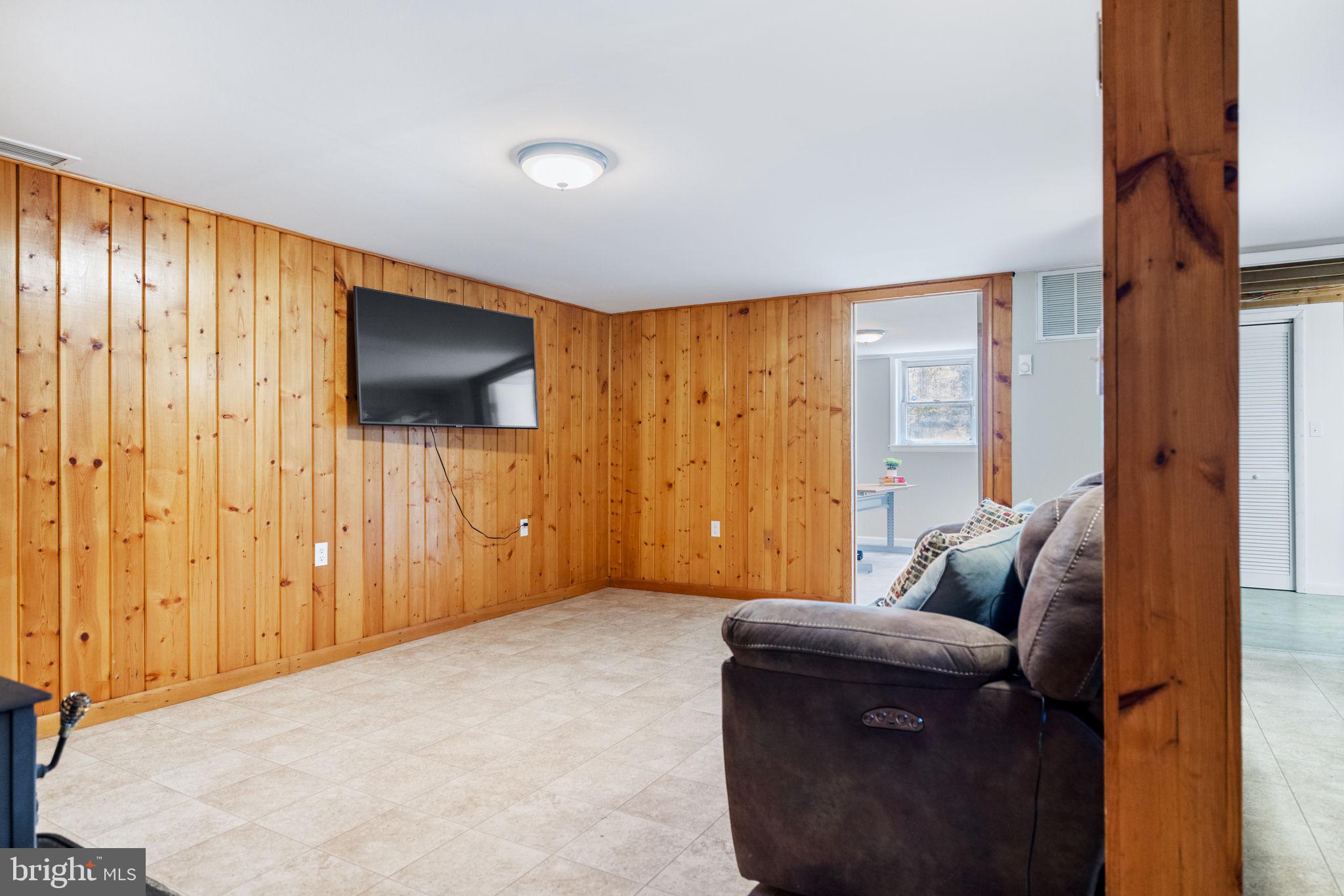 KEYES FERRY ACRES - Residential