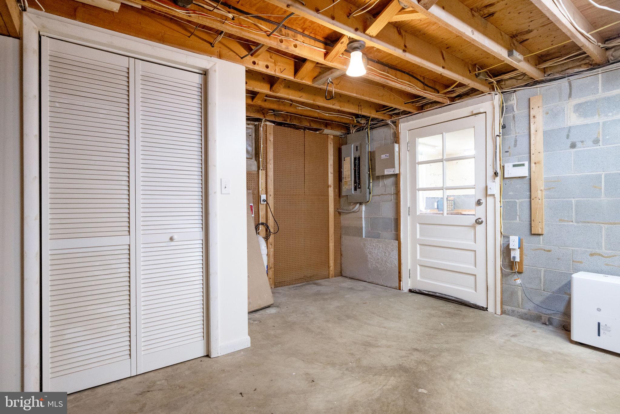 KEYES FERRY ACRES - Residential