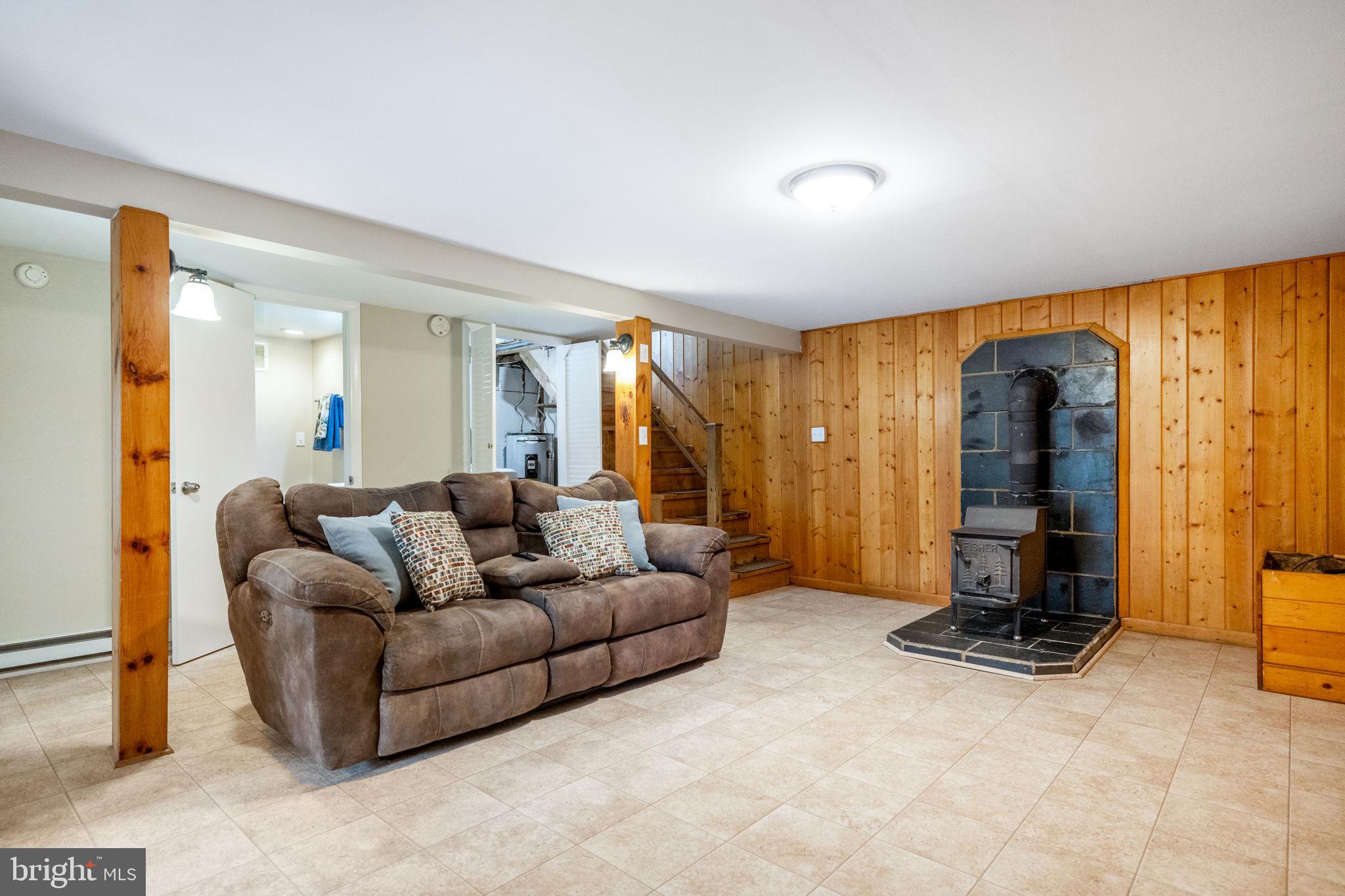 KEYES FERRY ACRES - Residential