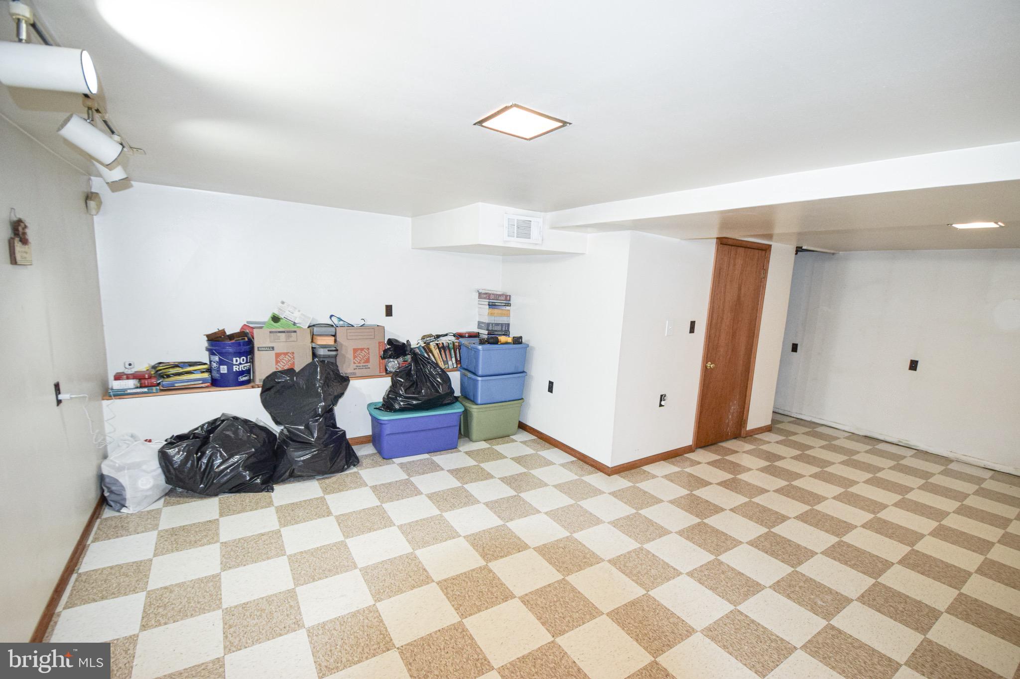 BOWLEYS QUARTERS - Residential