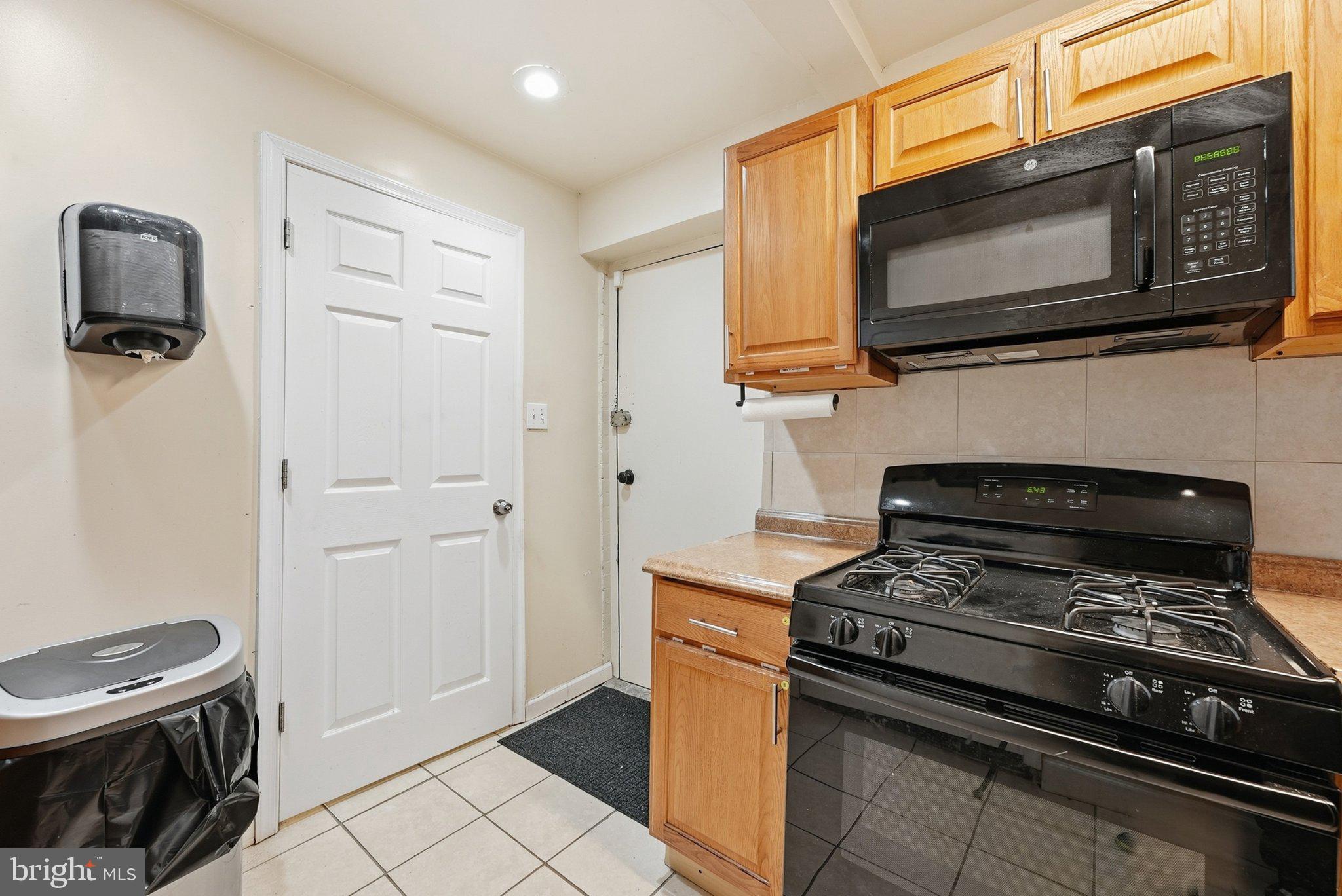 4814 DEANWOOD DRIVE