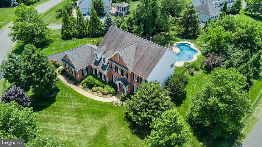 NO OPEN HOUSE OCT 15, CONTRACT IS SOLID 1-acre with stunning pool area, hot tub. main level BR and Full Bath, Sq footage not reflected in tax record; it's 3900 on two levels. 3-car gar. Spa-like master bath is gorgeous, and other baths have been renovated Brand new hardwood flooring, all freshly painted, open and light! Langley school district. A beauty! Click on Tours for the floor plan.