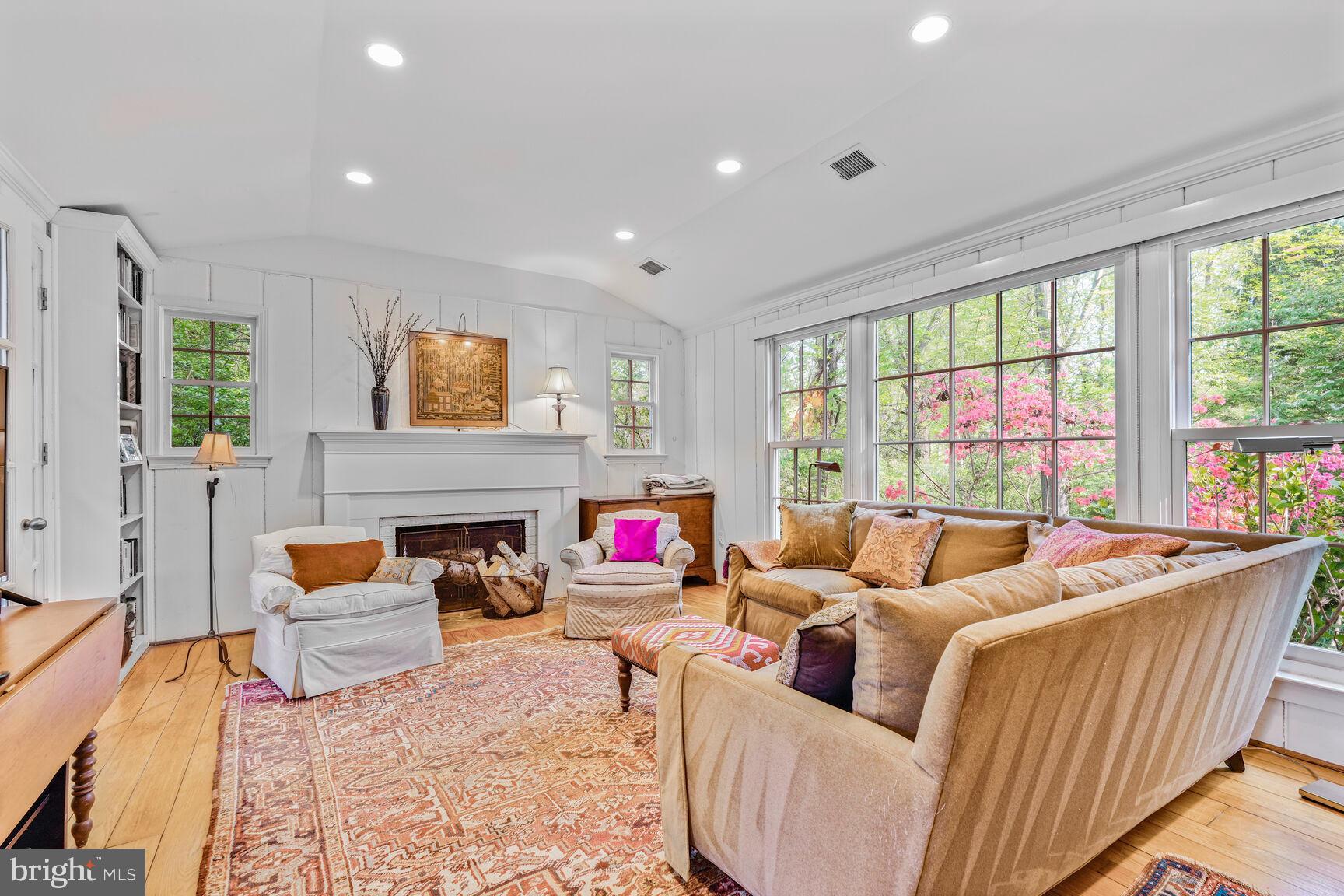 6714 PRINCESS ANNE LANE