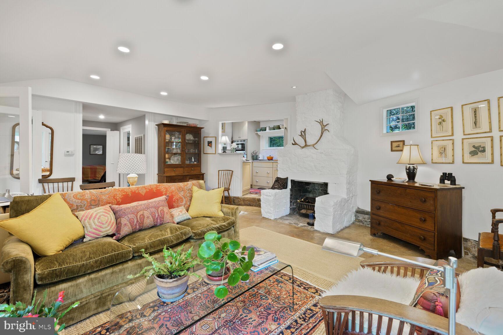 6714 PRINCESS ANNE LANE