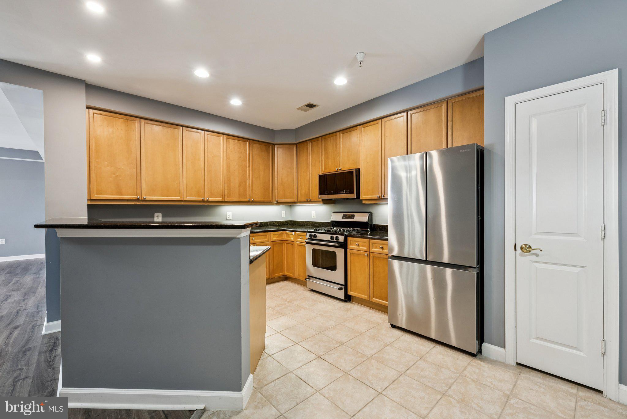 HARBOR POINT EAST CONDO - Residential