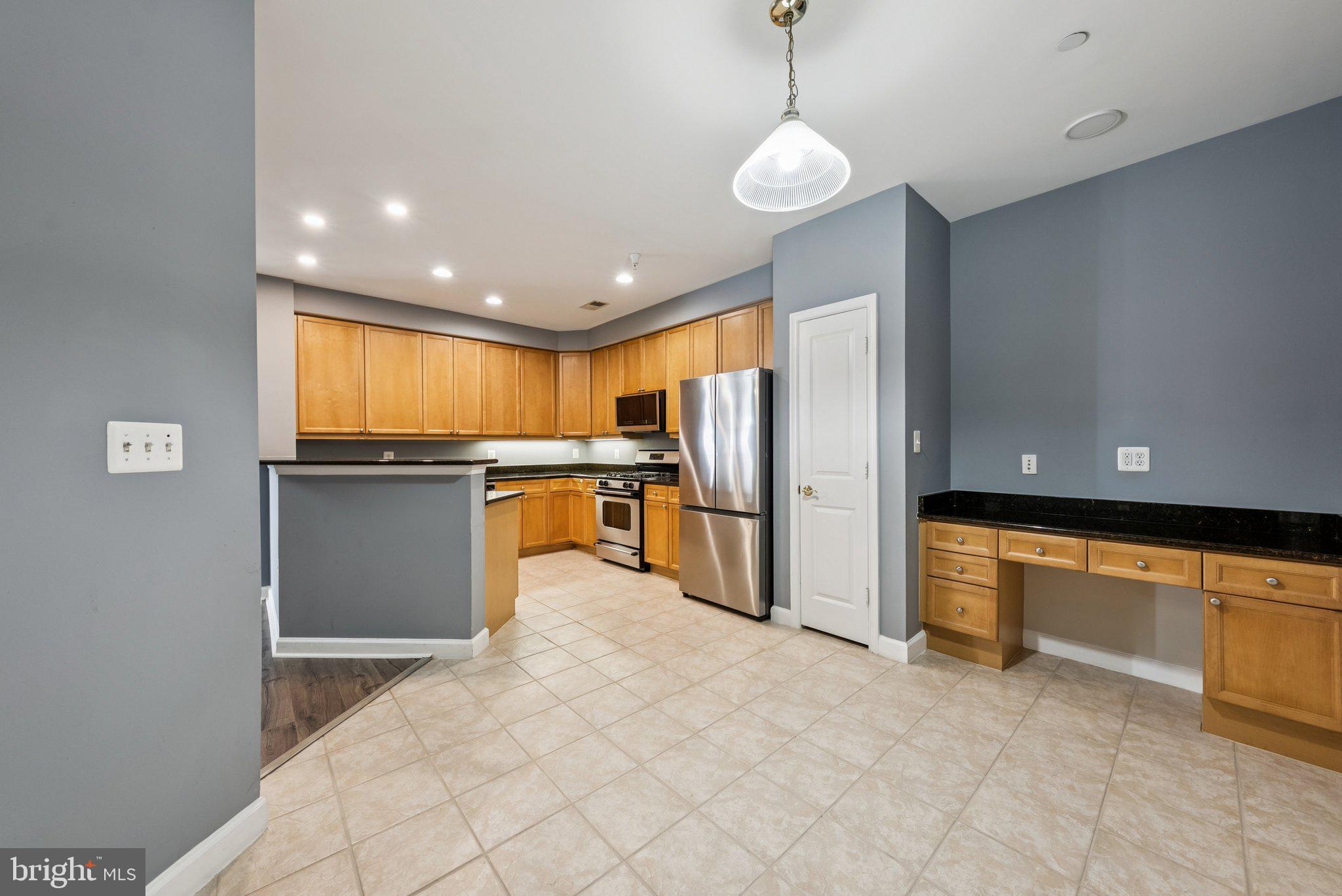 HARBOR POINT EAST CONDO - Residential