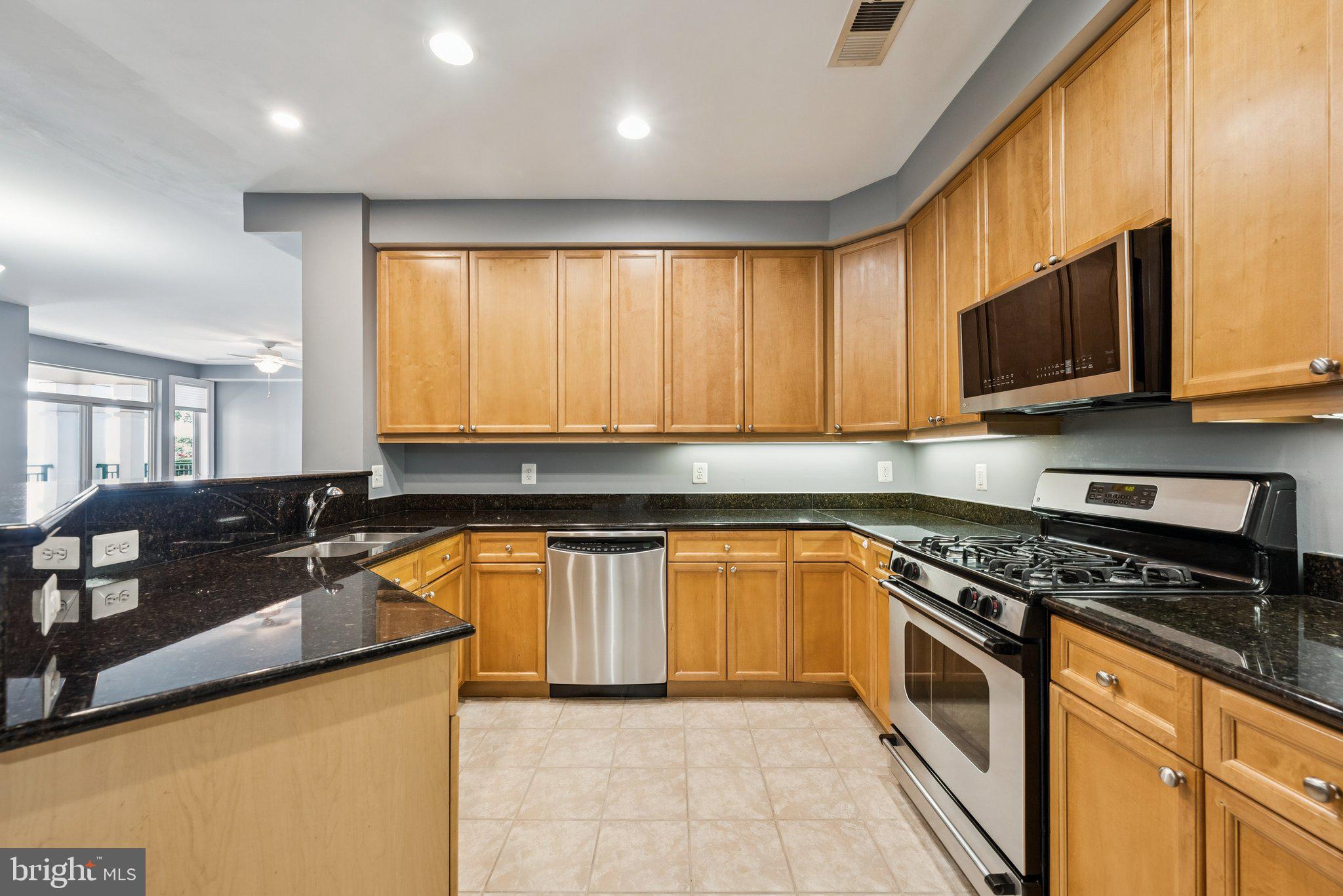 HARBOR POINT EAST CONDO - Residential