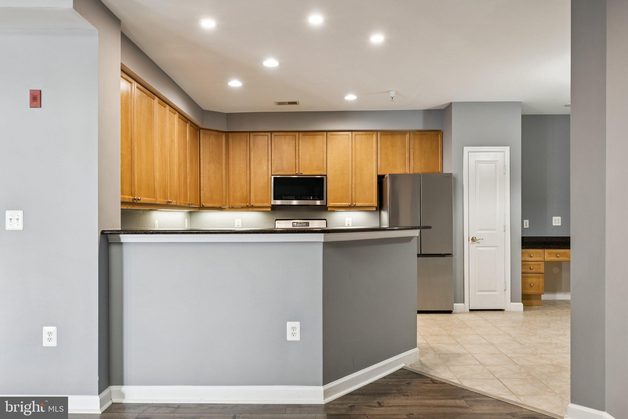 HARBOR POINT EAST CONDO - Residential